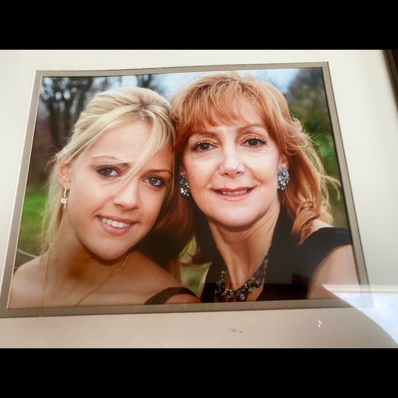 Meet your Posher, Lisa - Picture 2 of 2